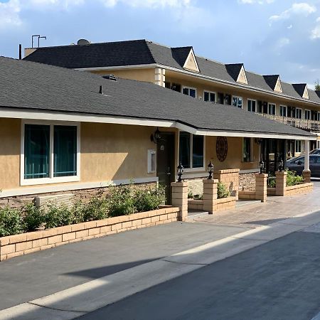 Walnut Inn & Suites Вест-Ковіна Екстер'єр фото