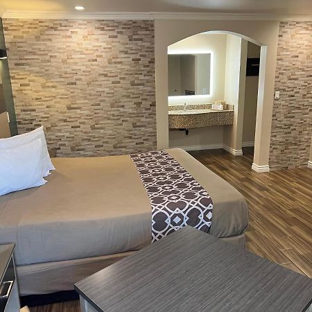 Walnut Inn & Suites Вест-Ковіна Екстер'єр фото