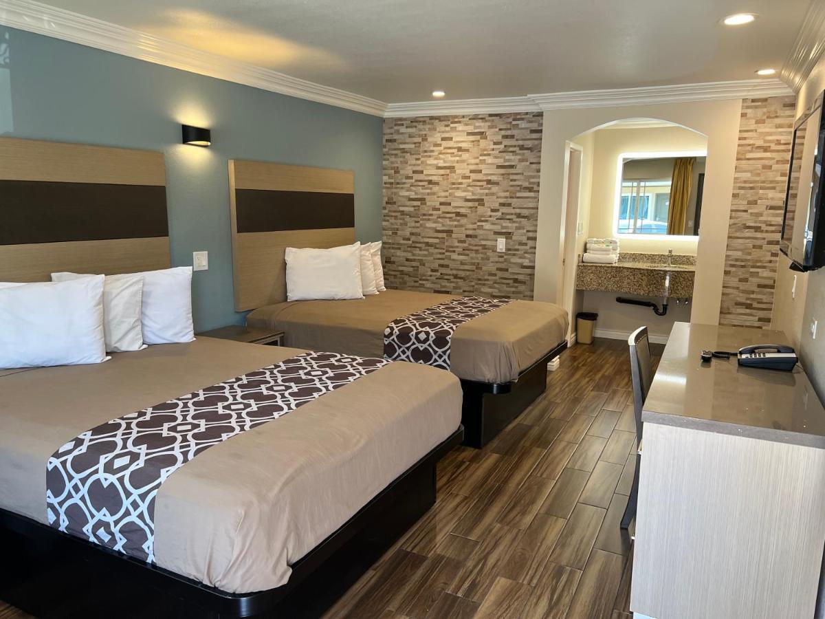 Walnut Inn & Suites Вест-Ковіна Екстер'єр фото